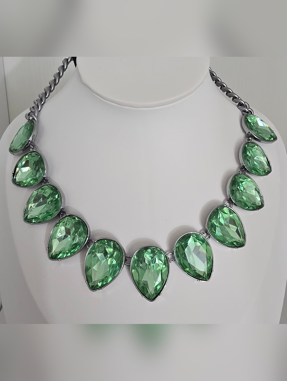 Simply Vera Vera Wang Silver Tone Green Simulated Crystal Statement Necklace - Picture 7 of 8